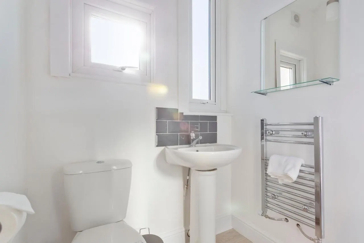 Jasmine Villa A - Ideal For Qmc & Uni - Free Parking Nottingham Apartment